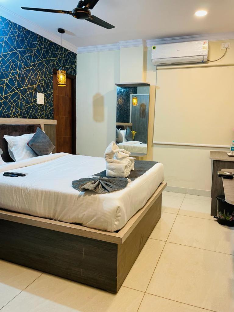 Hotel Blue Petals Shamshabad Eksteriør bilde